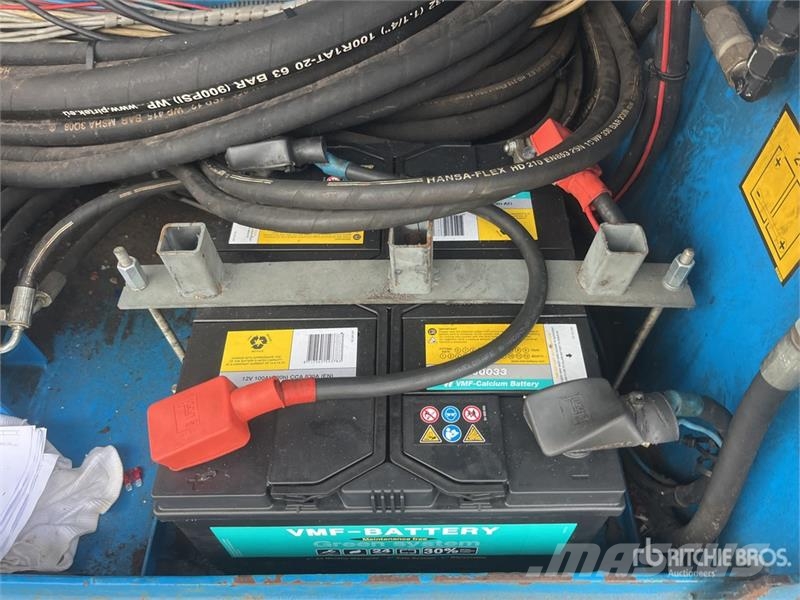 Holland Lift M-250DL274 4WD/P/N 4x4 Diesel Scissor Lift Šķerveida pacēlāji