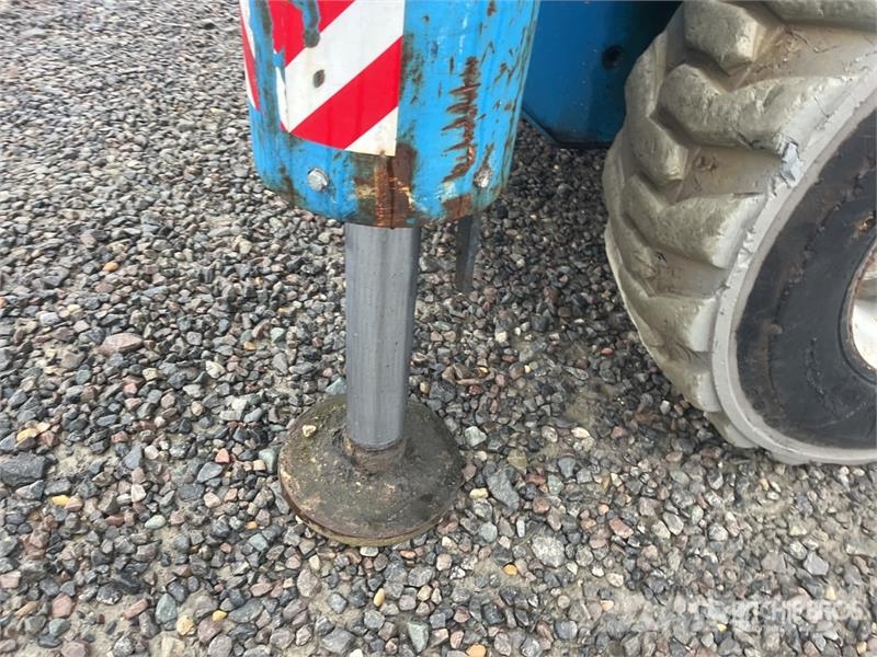 Holland Lift M-250DL274 4WD/P/N 4x4 Diesel Scissor Lift Šķerveida pacēlāji