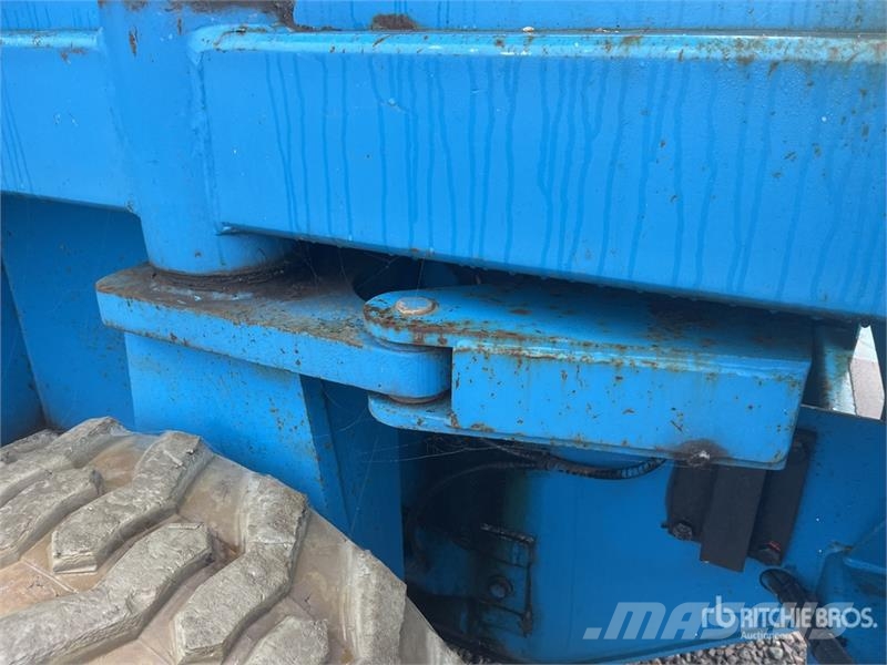 Holland Lift M-250DL274 4WD/P/N 4x4 Diesel Scissor Lift Šķerveida pacēlāji