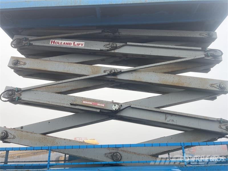 Holland Lift M-250DL274 4WD/P/N 4x4 Diesel Scissor Lift Šķerveida pacēlāji