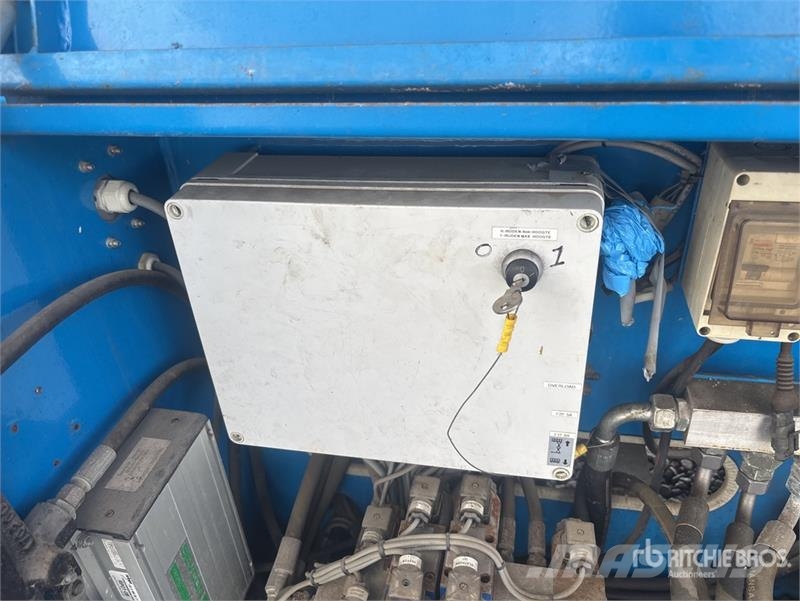 Holland Lift Q135.04.6292 Electric Scissor Lift Šķerveida pacēlāji