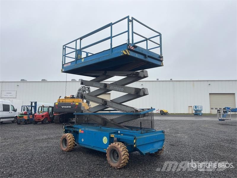 Holland Lift Q135EL24 Electric Scissor Lift Elevadores de tesoura