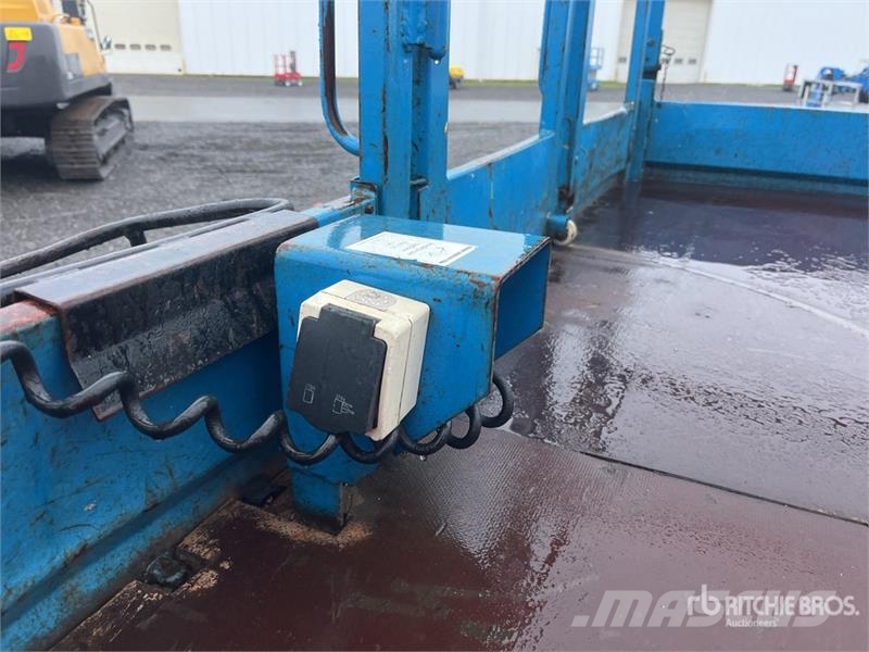 Holland Lift Q135EL24 Electric Scissor Lift Elevadores de tesoura