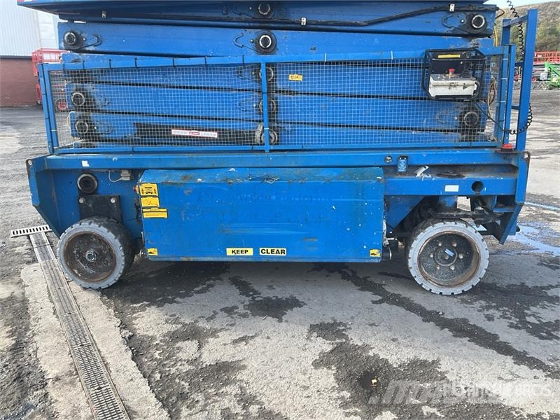  Holland N-165EL12 Electric Scissor Lift Schaarhoogwerkers