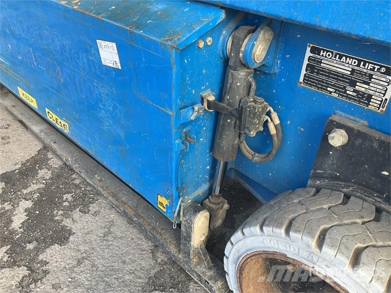  Holland N-165EL12 Electric Scissor Lift Schaarhoogwerkers