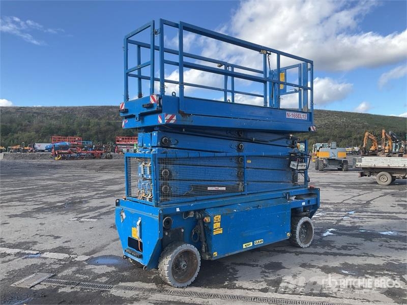  Holland N-165EL12 Electric Scissor Lift Schaarhoogwerkers