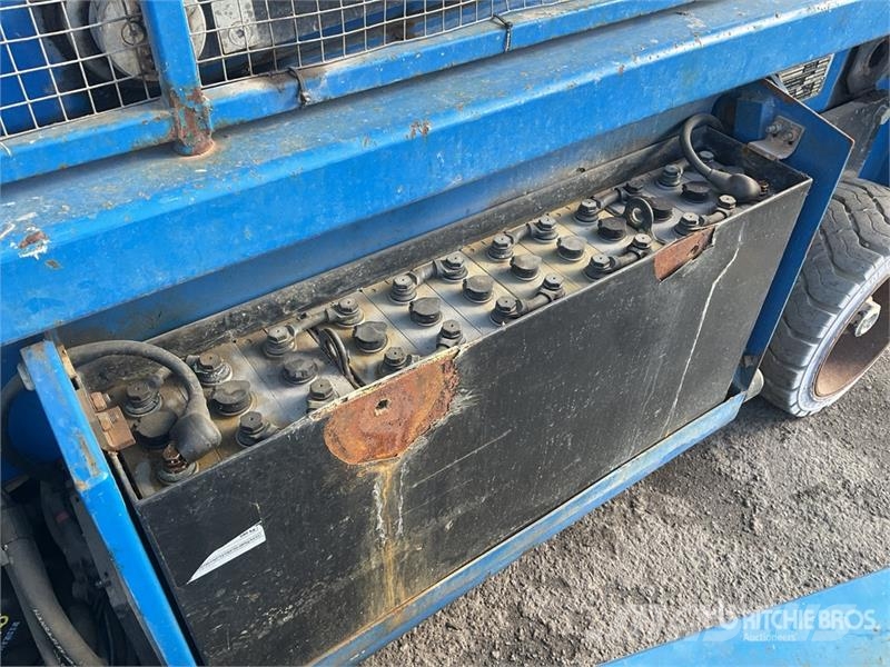  Holland N-165EL12 Electric Scissor Lift Schaarhoogwerkers