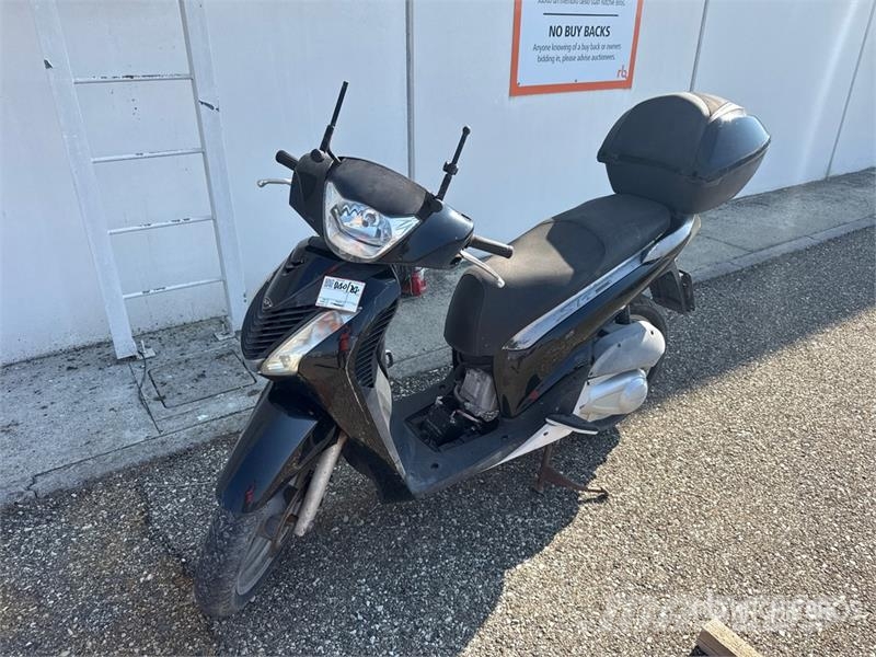 Honda SH150D Scooter Terénní vozidla