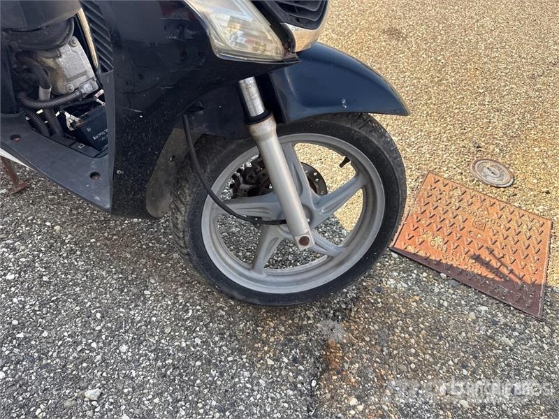 Honda SH150D Scooter Terénní vozidla