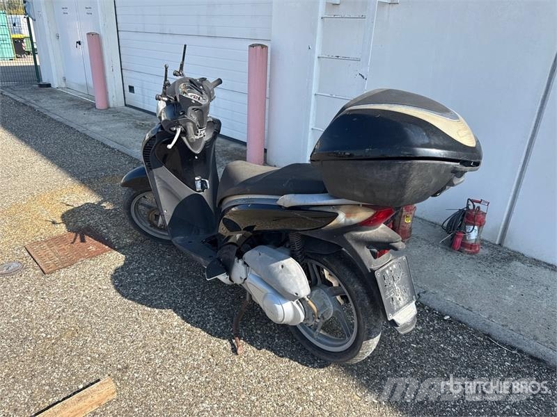 Honda SH150D Scooter Terénní vozidla