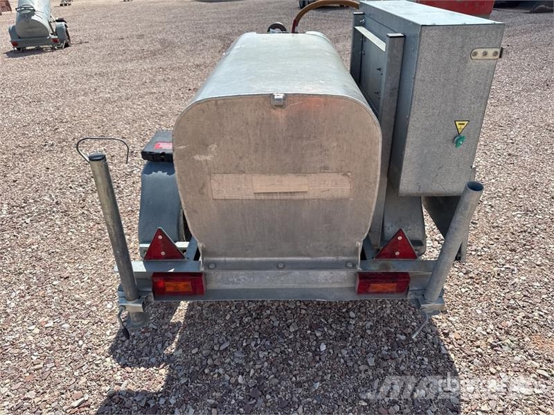 Hubiere CNT751TR 500 L Trailer Mounted Aluminum Citerne A  Brandstof-en toegevoegde tanks