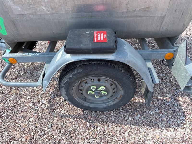 Hubiere CNT751TR 500 L Trailer Mounted Aluminum Citerne A  Brandstof-en toegevoegde tanks