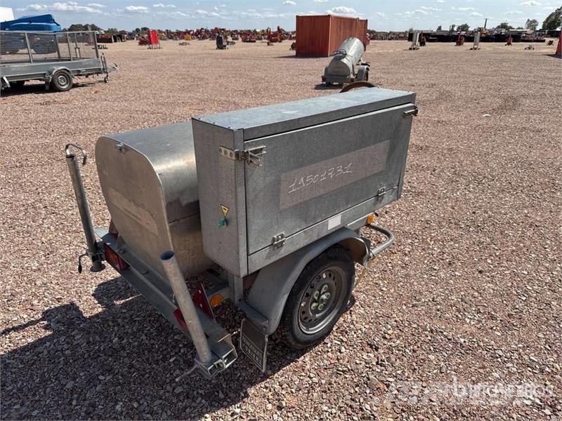 Hubiere CNT751TR 500 L Trailer Mounted Aluminum Citerne A  Brandstof-en toegevoegde tanks