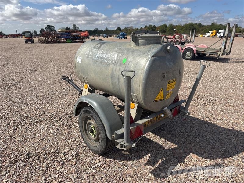 Hubiere CTR 751 CT Citerne A Eau 560 L 1 Essieu S/A Water Kraftstoff- und Zusatzstoffbehälter