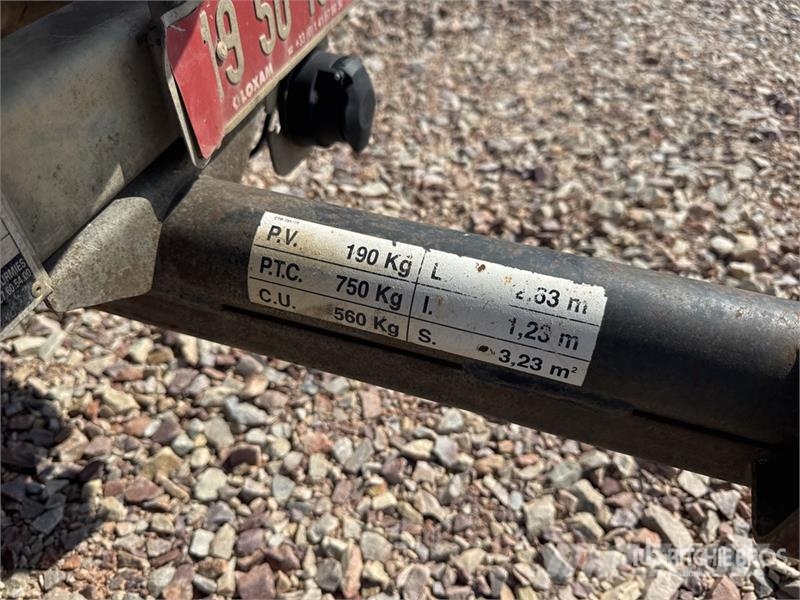 Hubiere CTR 751 CT Citerne A Eau 560 L 1 Essieu S/A Water Kraftstoff- und Zusatzstoffbehälter