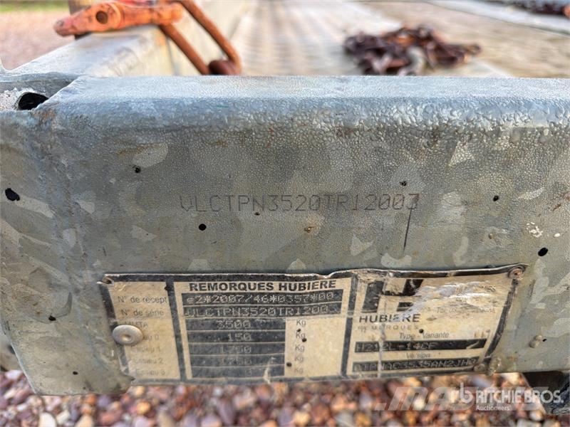 Hubiere H212L 14CF 2780 kg T/A Remorque Equipment Trailer Autotreilerid