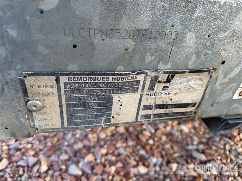 Hubiere H212L 14CF 2780 kg T/A Remorque Equipment Trailer Autotreilerid