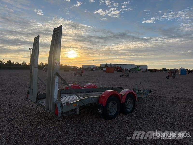 Hubiere H212L 14CF 2780 kg T/A Remorque Equipment Trailer Autotreilerid