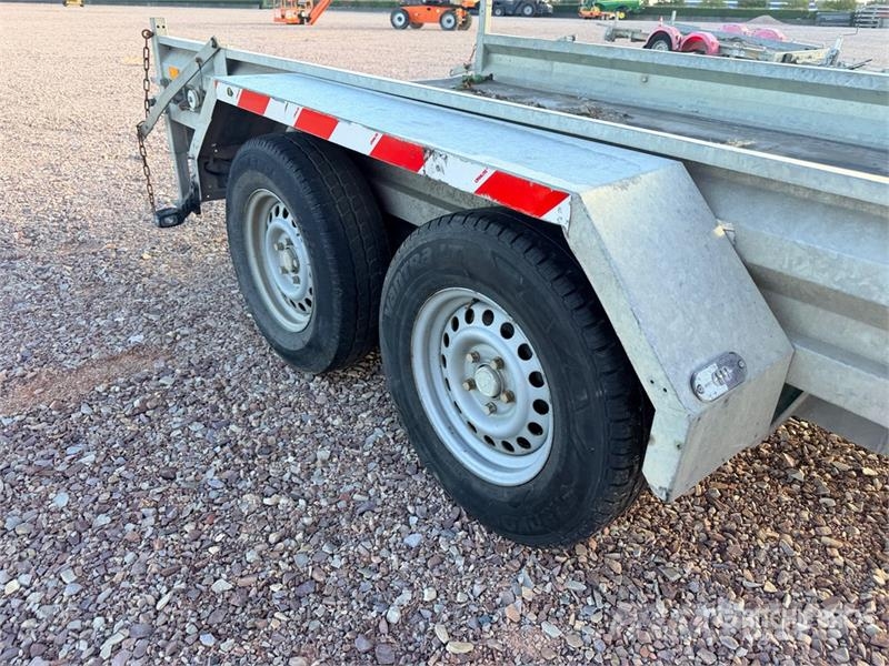 Hubiere H212L14CF 2735 kg T/A Remorque Equipment Trailer Autotransportanhänger