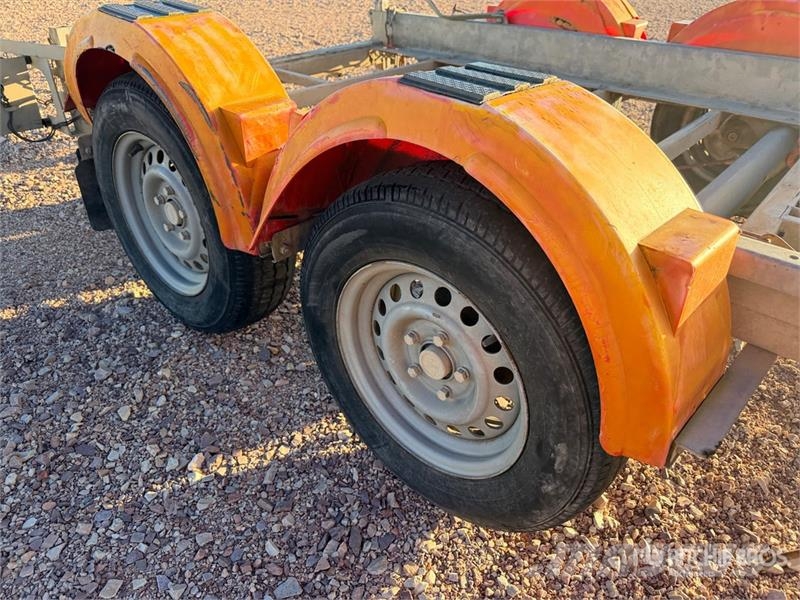 Hubiere H212L14CF 2740 kg T/A Remorque Equipment Trailer Autotransportanhänger