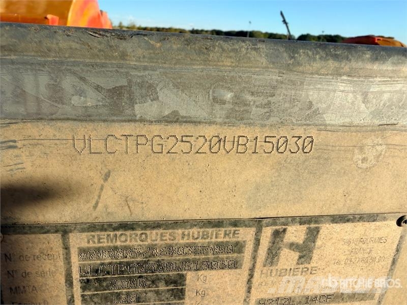 Hubiere H212L14CF 2740 kg T/A Remorque Equipment Trailer Autotransportanhänger