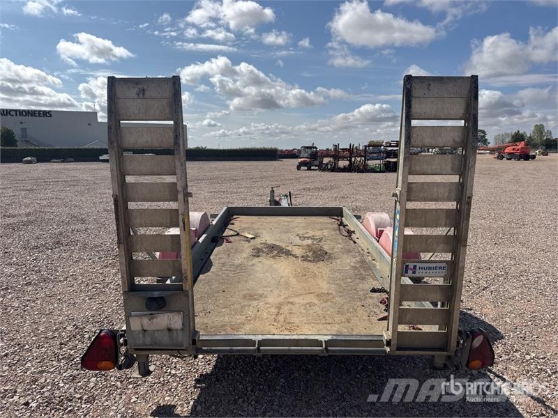 Hubiere H212L14CF Remorque 2 Essieux T/A Equipment Trailer مقطورات مركبات نقل
