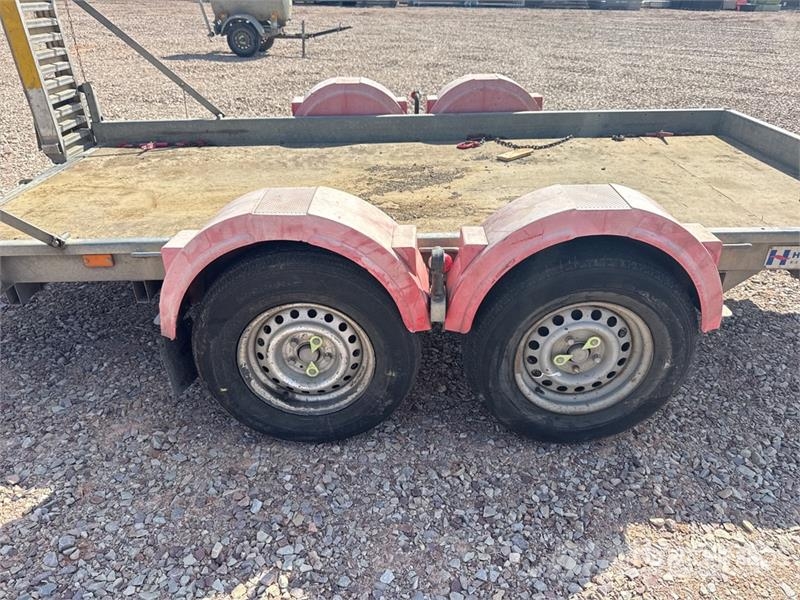 Hubiere H212L14CF Remorque 2 Essieux T/A Equipment Trailer مقطورات مركبات نقل