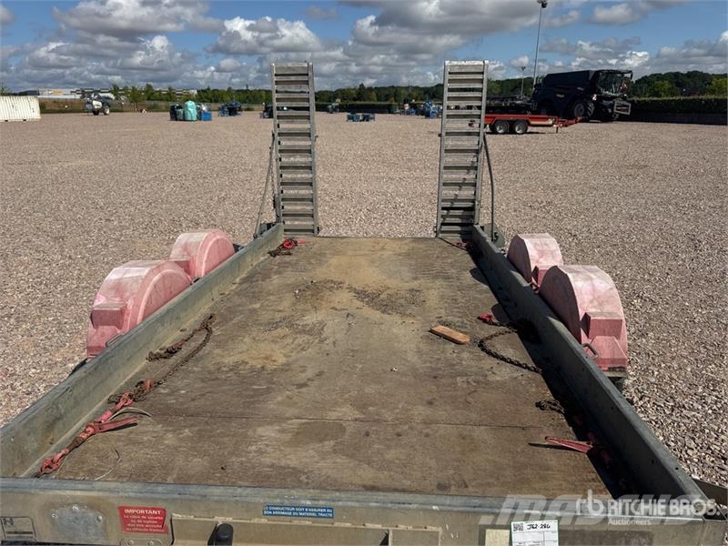 Hubiere H212L14CF Remorque 2 Essieux T/A Equipment Trailer مقطورات مركبات نقل