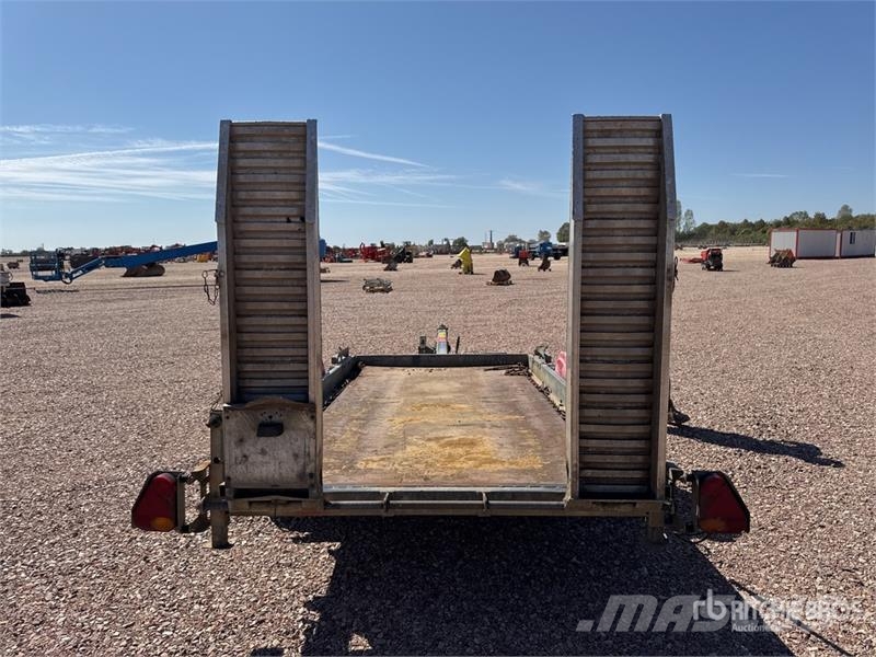 Hubiere H212L14CF T/A Remorque 2 Essieux Equipment Trailer Autotransporter prikolice