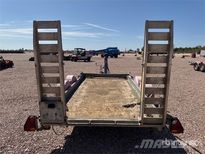 Hubiere H212L14CF T/A Remorque 2 Essieux Equipment Trailer Autotransporter prikolice