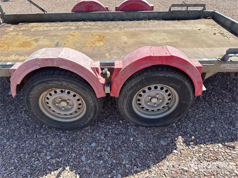 Hubiere H212L14CF T/A Remorque 2 Essieux Equipment Trailer Autotransporter prikolice