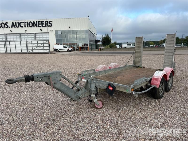 Hubiere S/A Remorque 1 Essieu Equipment Trailer Remolques para transporte de vehículos