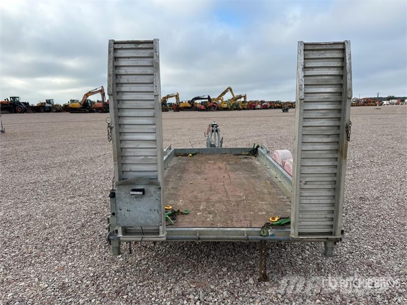 Hubiere S/A Remorque 1 Essieu Equipment Trailer Remolques para transporte de vehículos