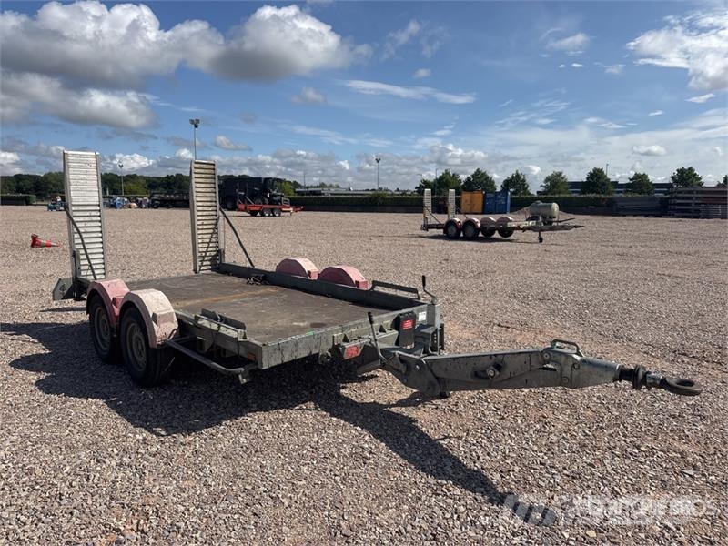 Hubiere TPG352R Remorque 2 Essieux T/A Equipment Trailer مقطورات مركبات نقل