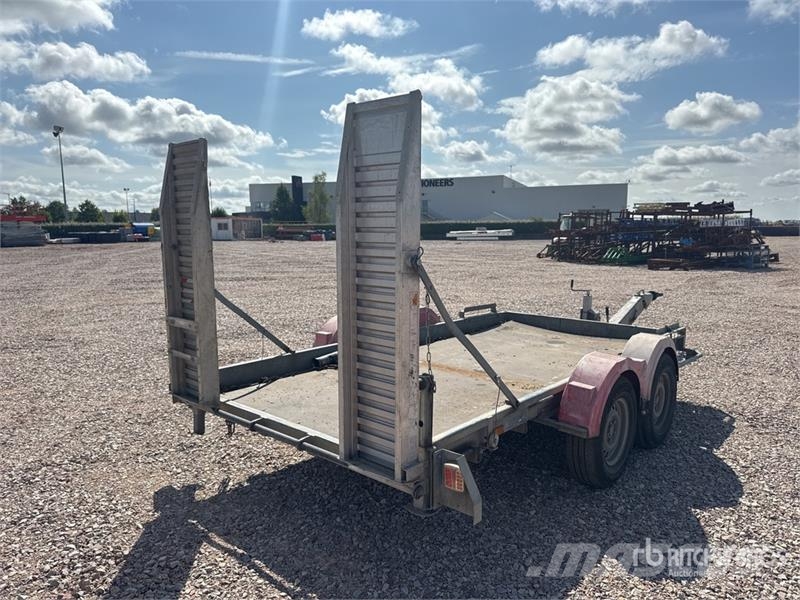 Hubiere TPG352R Remorque 2 Essieux T/A Equipment Trailer مقطورات مركبات نقل