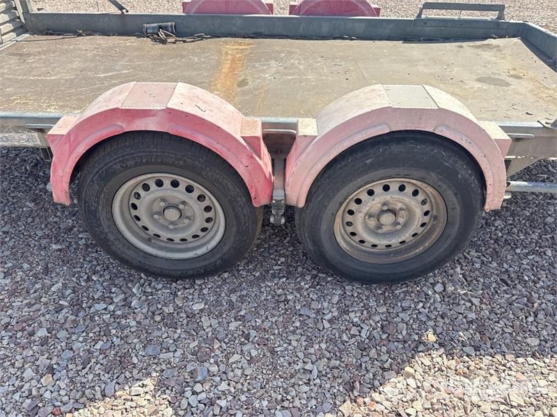 Hubiere TPG352R Remorque 2 Essieux T/A Equipment Trailer مقطورات مركبات نقل