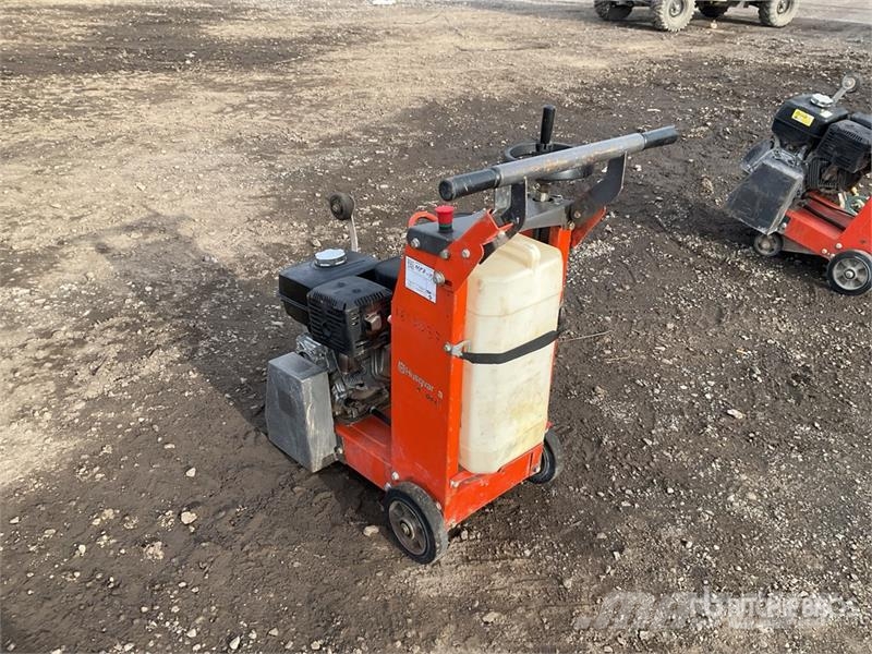 Husqvarna FS400LV Fűrészgépek