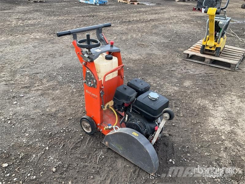 Husqvarna FS400LV Fűrészgépek