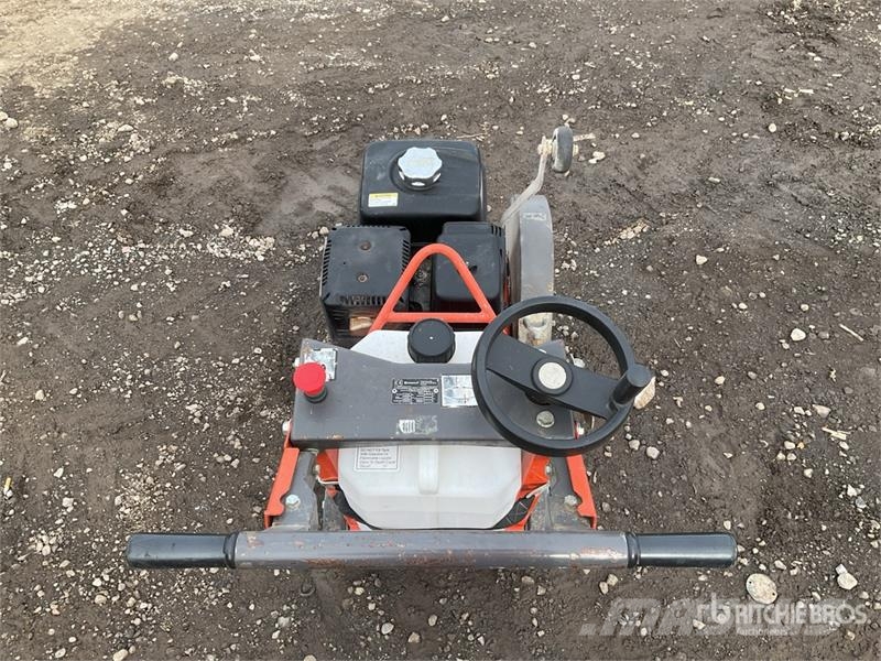Husqvarna FS400LV Fűrészgépek