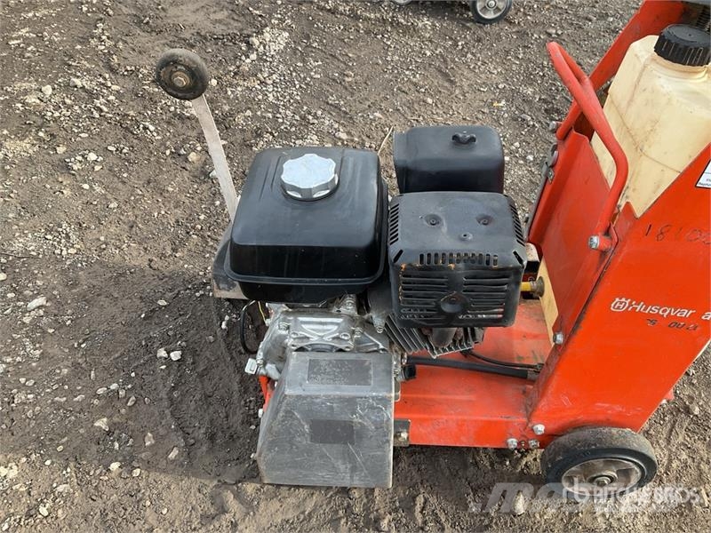 Husqvarna FS400LV Fűrészgépek