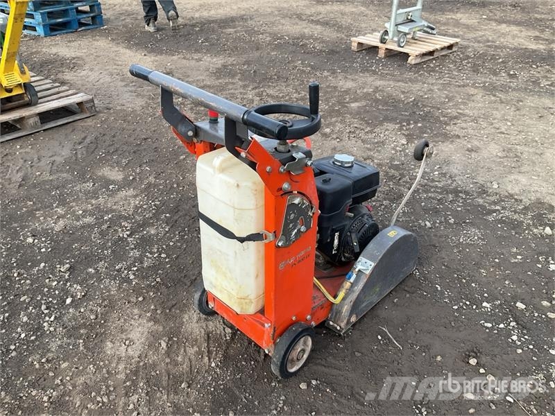Husqvarna FS400LV Fűrészgépek