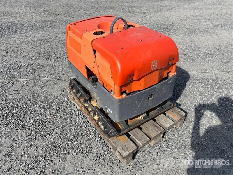 Husqvarna LH804 Vibratory Plate Compactor Vibradores