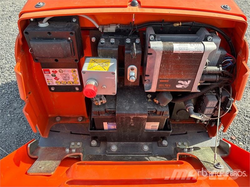 Husqvarna LH804 Vibratory Plate Compactor Vibradores