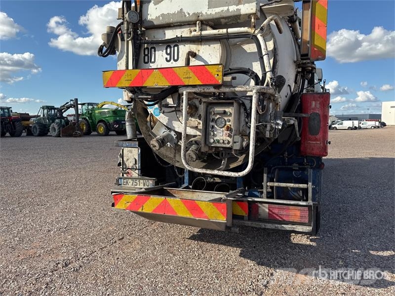 Huwer Mixte on Mercedes Actros 2635 6x4 Porteur H 組合/真空油槽車