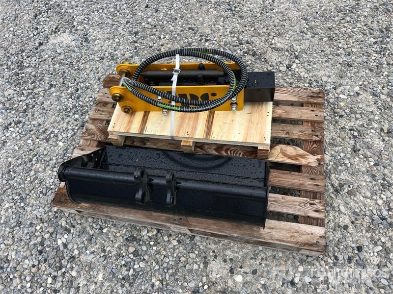 Hydraulic Breaker and 800 mm Bucket (Unused) Altri componenti