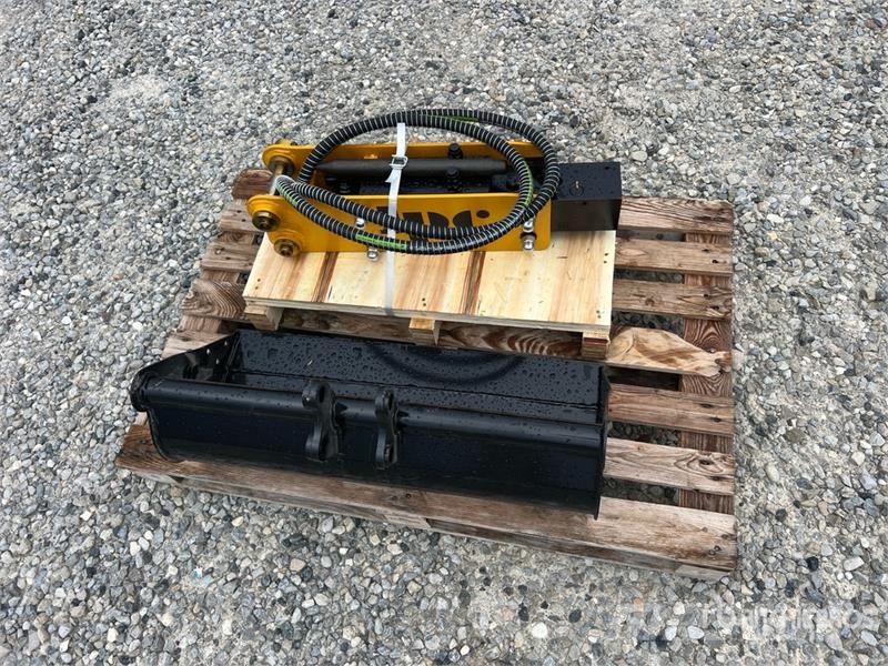 Hydraulic Breaker and 800 mm Bucket (Unused) Altri componenti