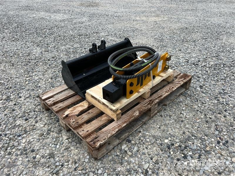 Hydraulic Breaker and 800 mm Bucket (Unused) Altri componenti