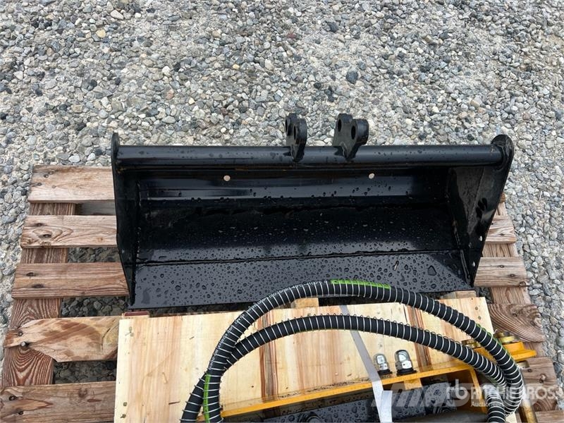 Hydraulic Breaker and 800 mm Bucket (Unused) Altri componenti