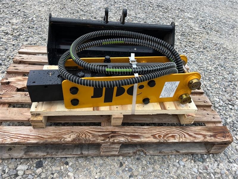 Hydraulic Breaker and 800 mm Bucket (Unused) Altri componenti