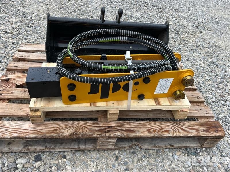 Hydraulic Breaker and 800 mm Bucket (Unused) Altri componenti
